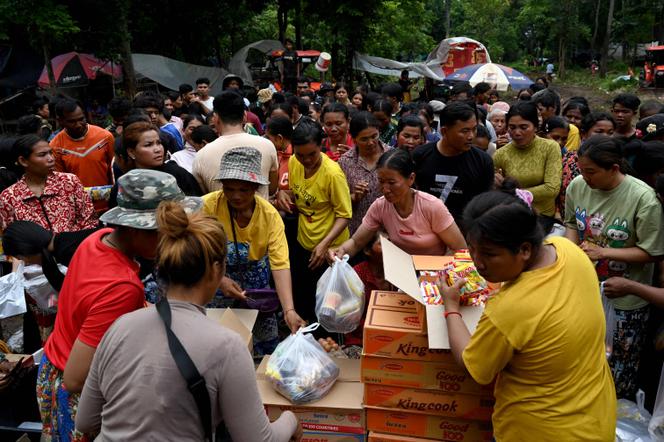 Des déplacés cambodgiens dans la province d’Oddar Meanchey (Cambodge), le 27 juillet 2025.