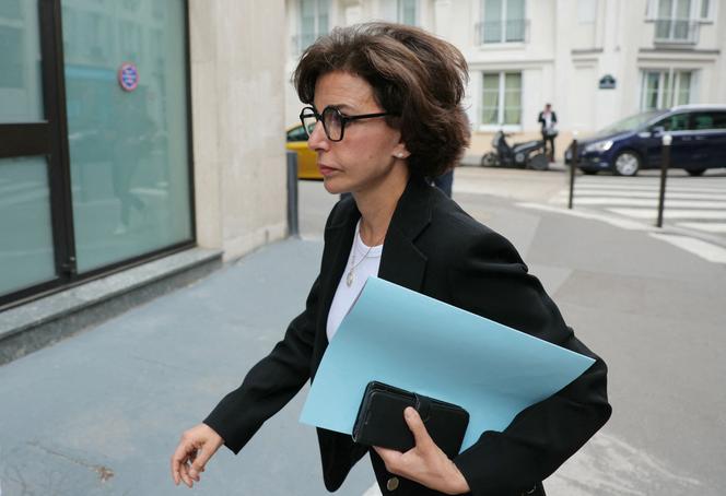 La ministre de la culture, Rachida Dati, arrive pour une réunion de la Commission nationale d’investiture (CNI), à Paris, le 28 juillet 2025.