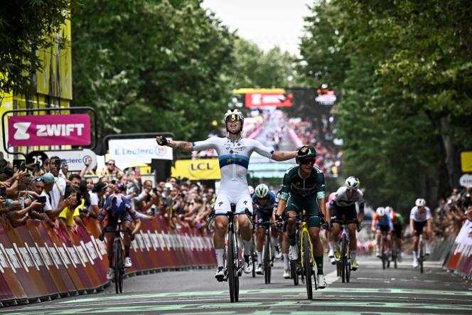 Lorena Wiebes (SD Worx-Protime) lors du sprint pour le gain de la troisième étape du Tour de France Femmes, le 28 juillet 2025 à Angers.