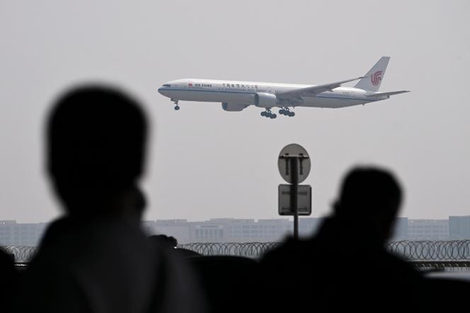 Un Boeing 777-300 de la compagnie Air China à l’aéroport de Pékin, le 10 avril 2025.