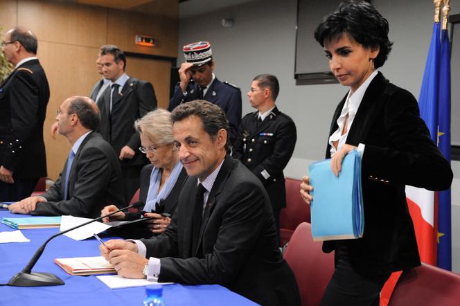 Nicolas Sarkozy, alors président de la République, et la ministre de la justice à l’époque, Rachida Dati (à droite), à Nice, le 21 avril 2009.