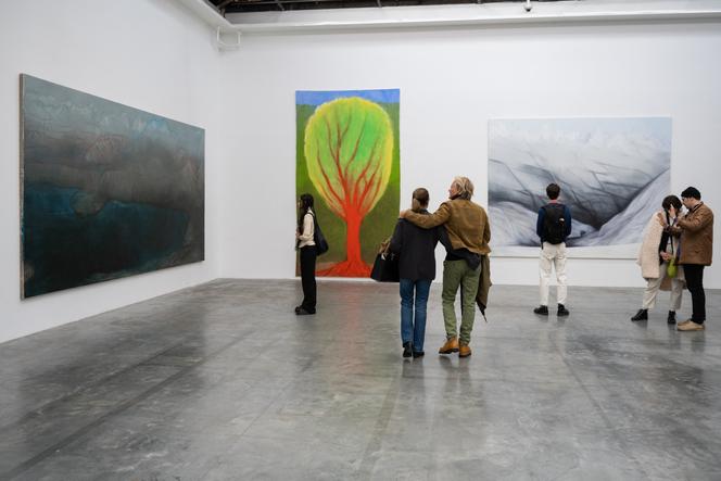 Vue de l’exposition « Ma pensée sérielle », de Miriam Cahn, au Palais de Tokyo à Paris, en mars 2023.