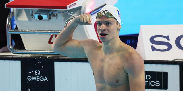 Léon Marchand bat le record du monde du 200 m 4 nages lors des demi-finales des Mondiaux de natation