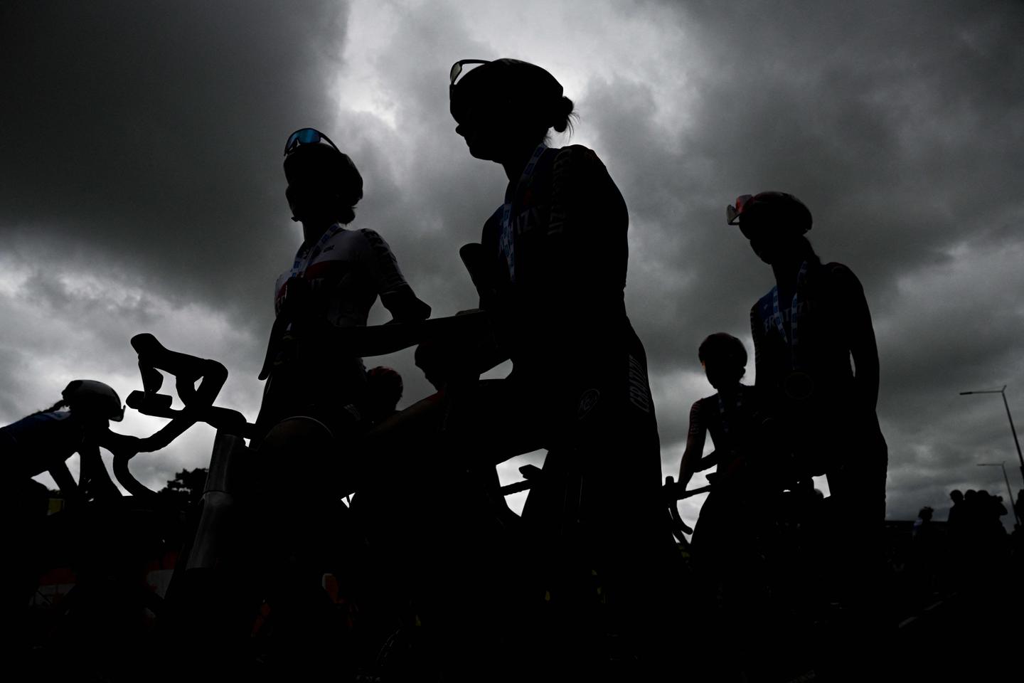 Behind The Scenes Of Tour De France Femmes - Glorious Sport