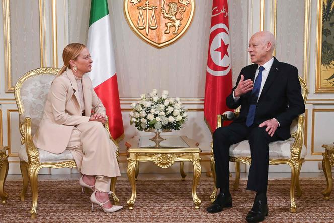 La présidente du conseil italien, Giorgia Meloni, et le président tunisien, Kaïs Saïed, à Tunis, le 31 juillet 2025.