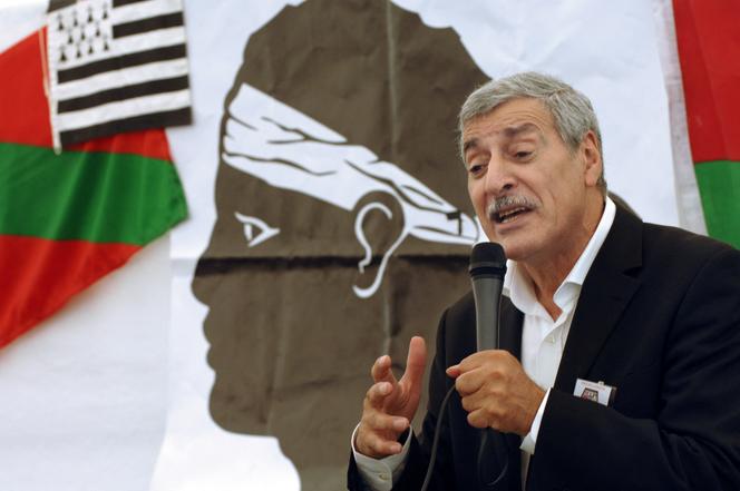 Ferhat Mehenni, le président du Mouvement pour l’autodétermination de la Kabylie (MAK), à Corte, en Corse, le 8 août 2009.