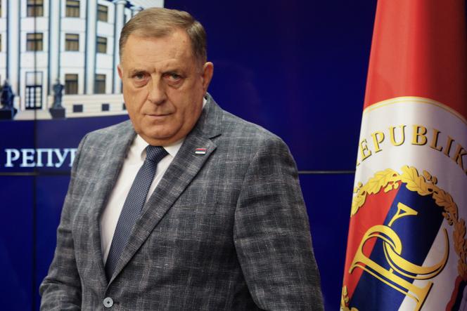 Le chef des Serbes de Bosnie, Milorad Dodik, apparaît lors d’une conférence de presse, à Banja Luka, à environ 240 kilomètres au nord-ouest de Sarajevo.