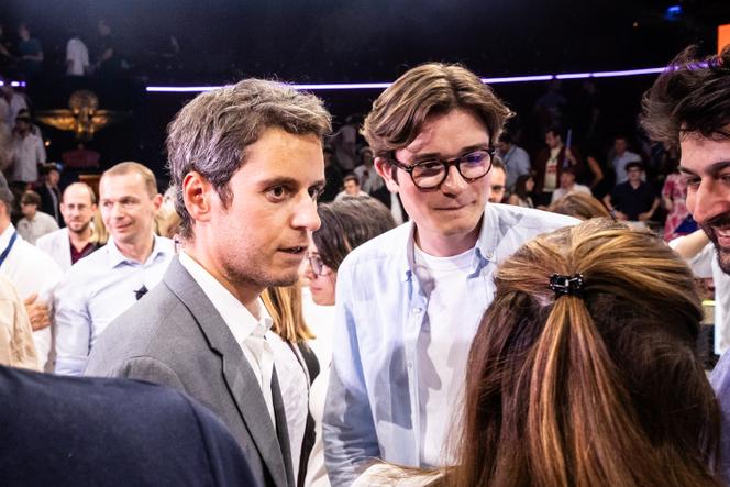 Le président de Renaissance, Gabriel Attal, et Louis Roquebert, à Paris, le 5 juillet 2025.