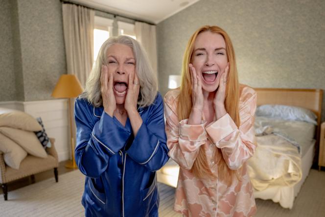 Jamie Lee Curtis (Tess Coleman) et Lindsay Lohan (Anna Coleman) dans « Freaky Friday 2. Encore dans la peau de ma mère », de Nisha Ganatra.