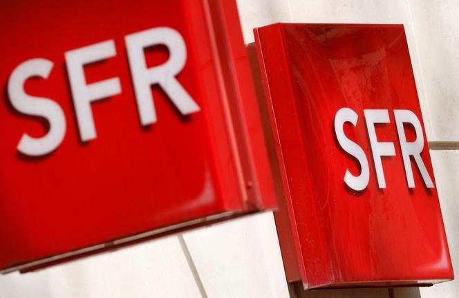 Le logo de SFR sur un magasin de Niort, le 4 mars 2021.