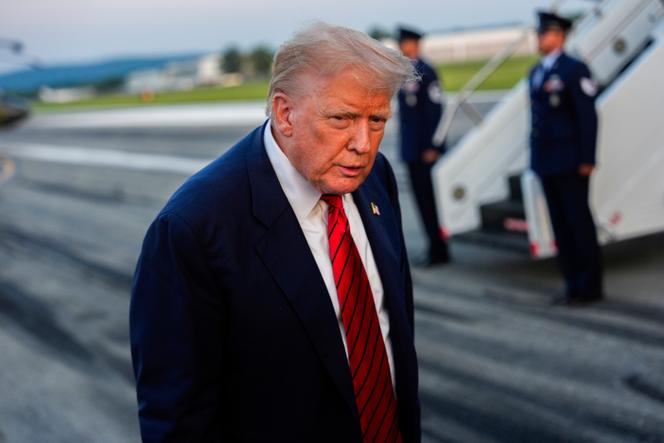 Le président américain, Donald Trump, à l’aéroport d’Allentown (Pennsylvanie), le 3 août 2025.