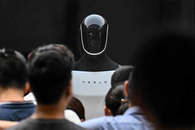 Un robot Tesla, lors de la Conférence mondiale sur l’intelligence artificielle, à Shanghai, le 28 juillet 2025.