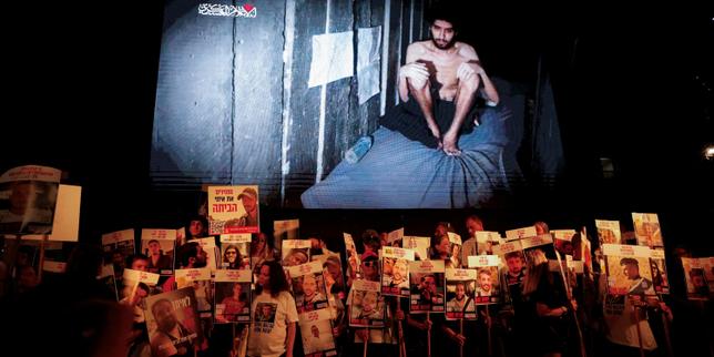 La mise en scène macabre des derniers otages détenus par le Hamas à Gaza choque la société israélienne