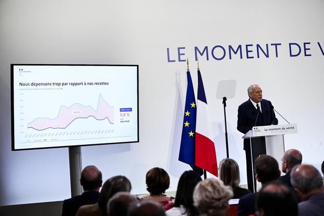 Le premier ministre François Bayrou présente les orientations retenues pour le budget de 2026, à Paris, le 15 juillet 2025.