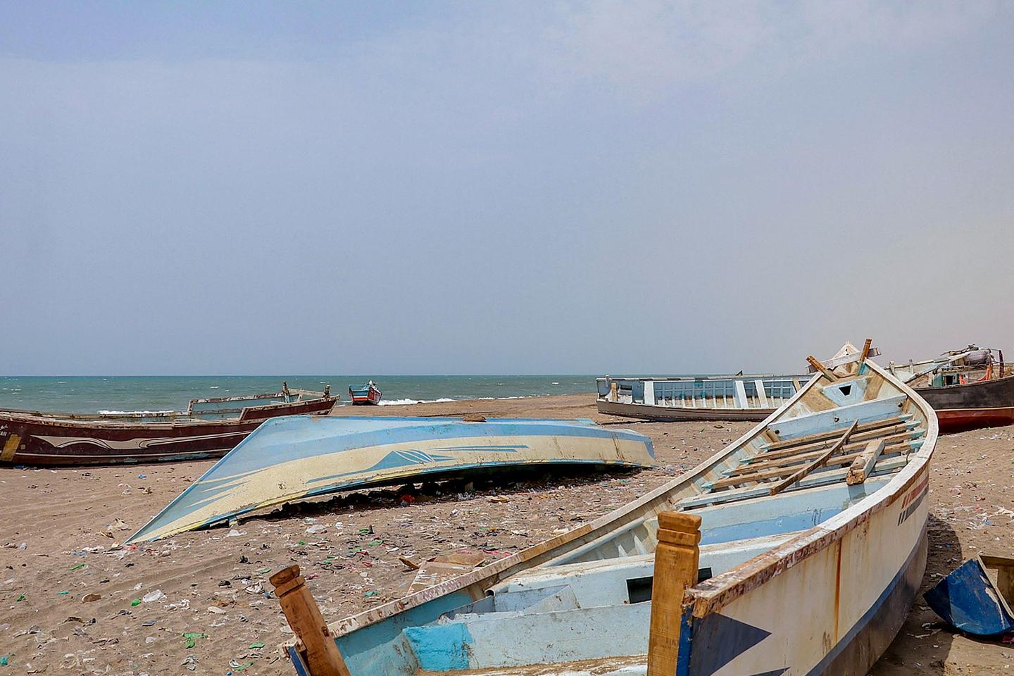 Death toll in Yemen migrant shipwreck tops 90