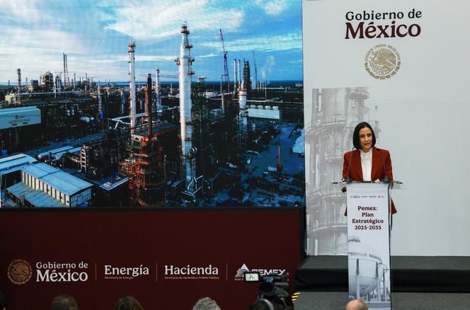La ministre mexicaine de l’énergie, Luz Elena Gonzalez Escobar, lors de la présentation du plan visant à renforcer Pemex, à Mexico, le 5 août 2025.