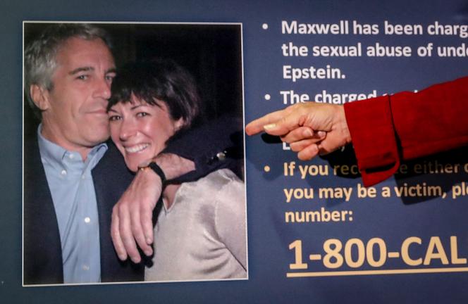 Une photo de Jeffrey Epstein and Ghislaine Maxwell, lors d’une conférence de presse, à New York, le 2 juillet 2020.