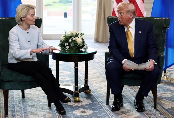 La présidente de la Commission européenne, Ursula von der Leyen, et le président des Etats-Unis, Donald Trump, à Turnberry, en Ecosse, le 27 juillet 2025.