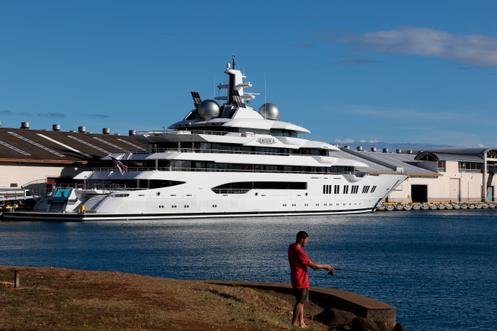 Le yacht « Amadea », photographié dans le port de Honolulu (Hawaï), le 16 juin 2022.