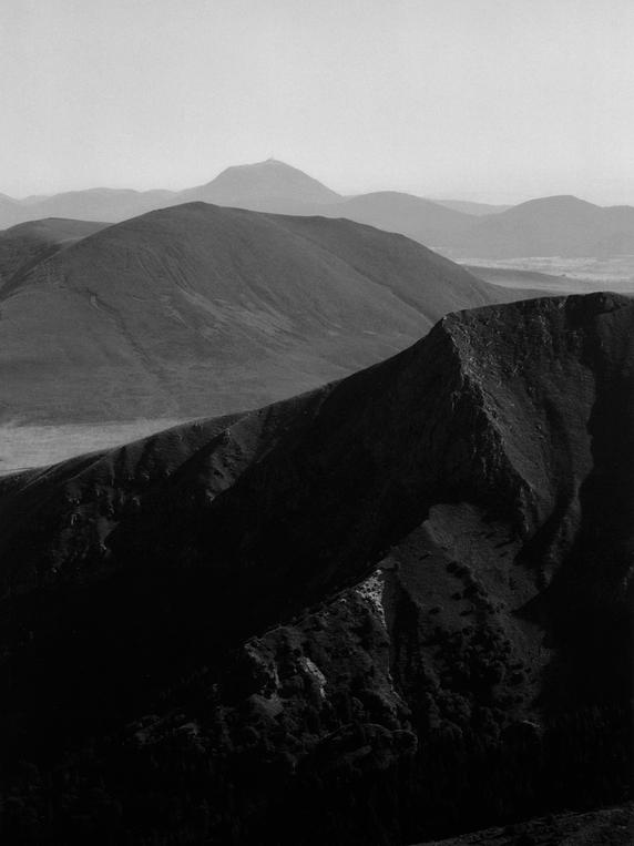 View of the Puy de Dôme (1,465 meters) from the summit of Puy de Sancy, at 1,886 meters – the highest point of the Massif Central.