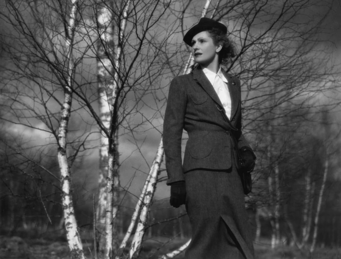 Nora Gregor dans « La Règle du jeu » (1939), de Jean Renoir.
