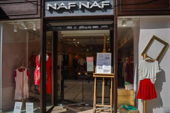 Une vitrine de la marque de vêtements Naf Naf, à Vincennes, près de Paris, le 6&nbsp;août 2025.