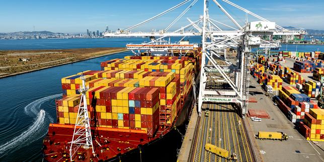 Trump's tariffs take effect, ushering in a new world trade order