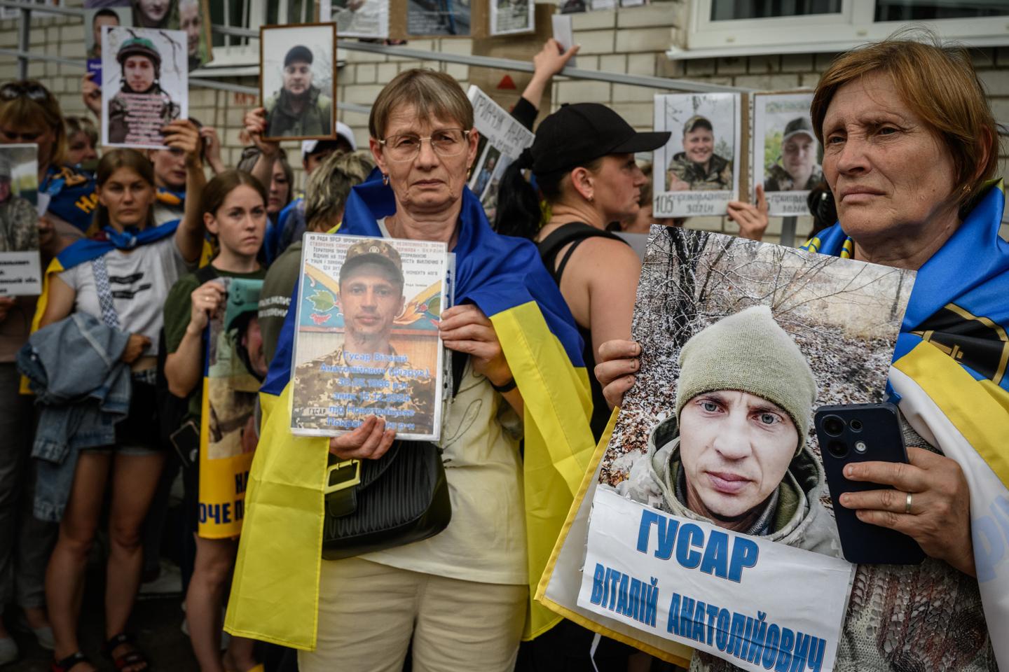 Ukraine's prisoners of war released by Russia return in appalling condition