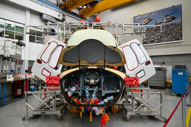 Atelier de montage dans une usine Airbus, à Marignane (Bouches-du-Rhône), le 24 juillet 2025.