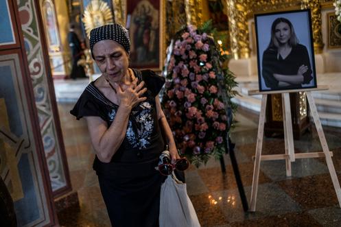 Lors des funérailles de Viktoria Roshchyna, au monastère Saint-Michel-au-Dôme-d’Or de Kiev, le 8 août 2025.