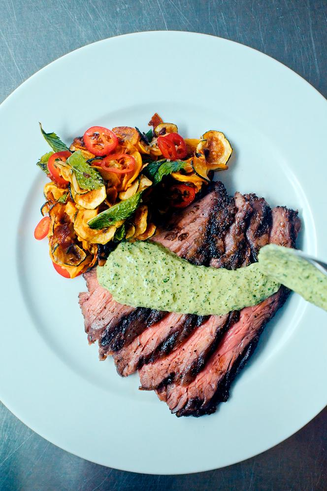 La bavette au cresson et aux courgettes préparée par Jesse Jenkins.