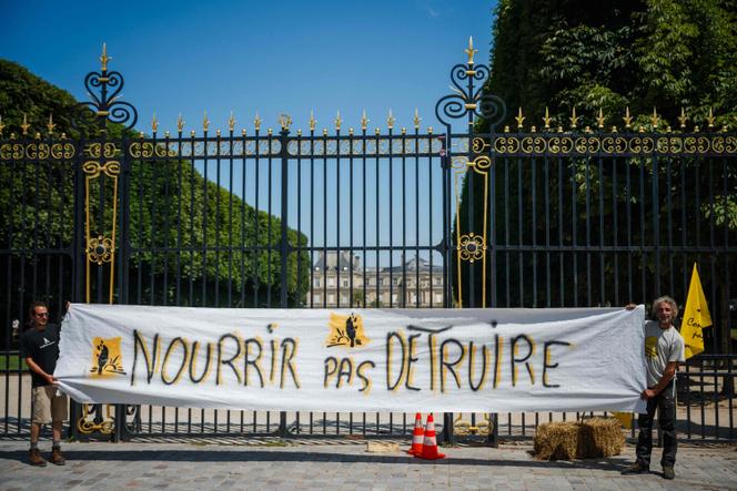 During a protest against the Duplomb Law, in front of the Sénat, on June 30, 2025.