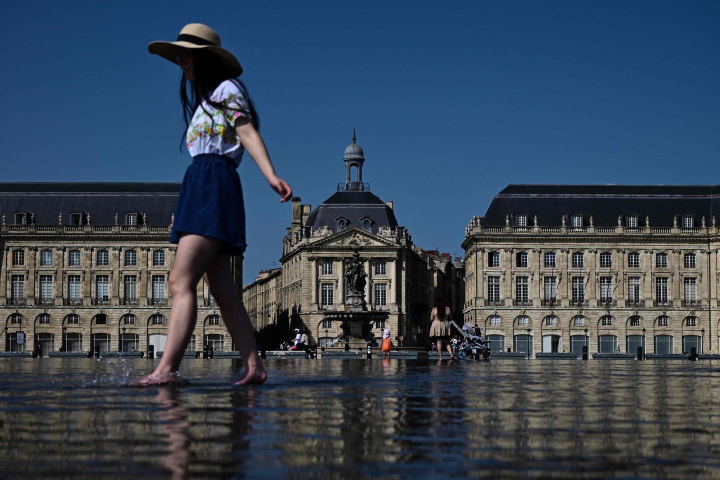 Southern France under heatwave warning with temperatures set to rise Monday