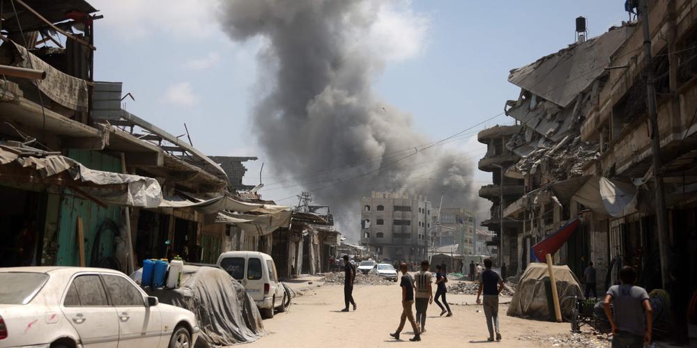 Après une frappe aérienne de l’armée israélienne sur la zone de Zeitoun, à Gaza, le 8 août 2025. - BASHAR TALEB/AFP
