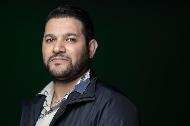 L’influenceur algérien Amir Boukhors, dit « Amir DZ », à Paris, le 22 mai 2025.