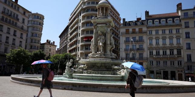 Canicule : 12 départements en vigilance rouge dans le Sud-Ouest et 41 autres en vigilance orange pour la journée de lundi