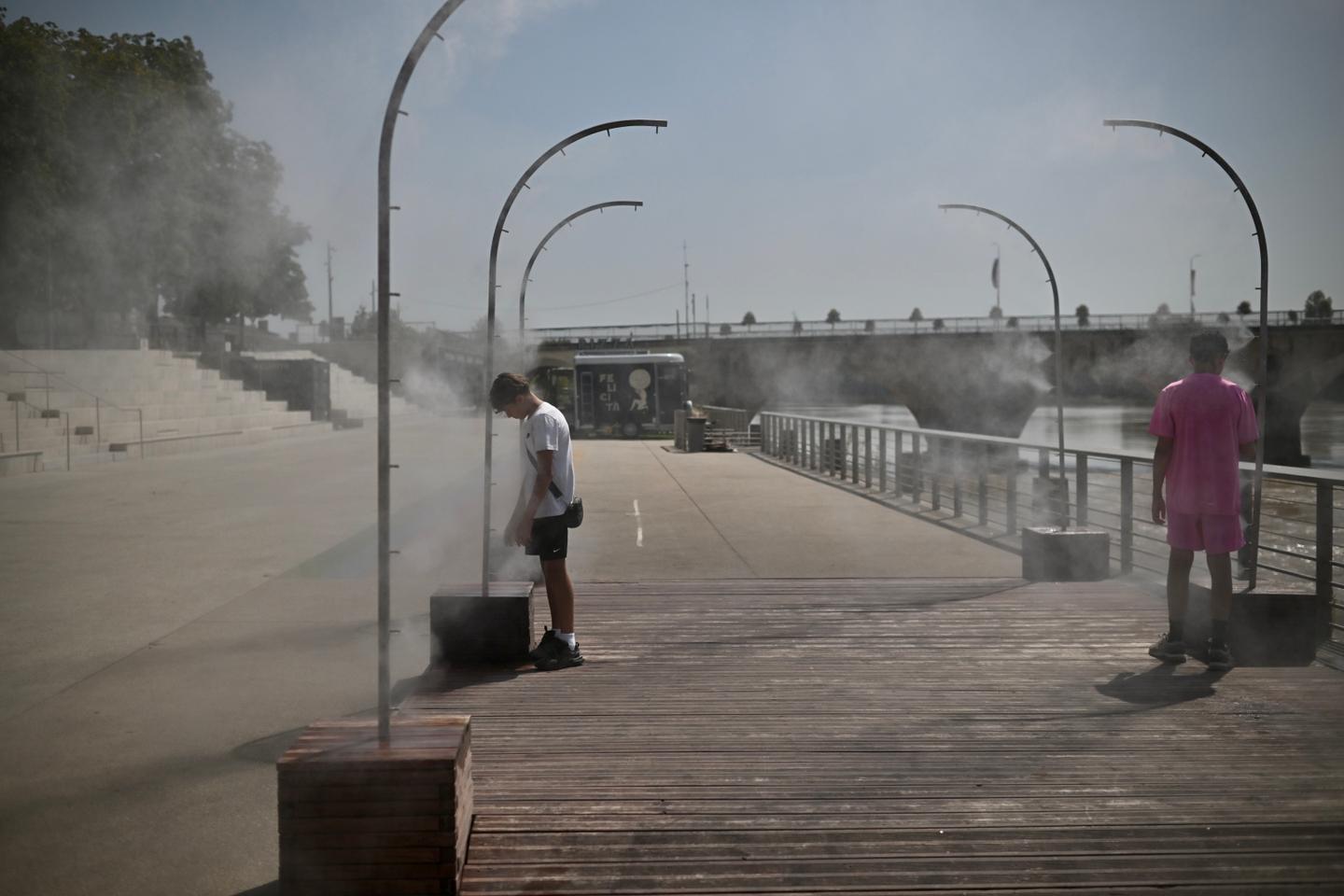 La vague de chaleur en cours en France « devrait durer plus de dix ...