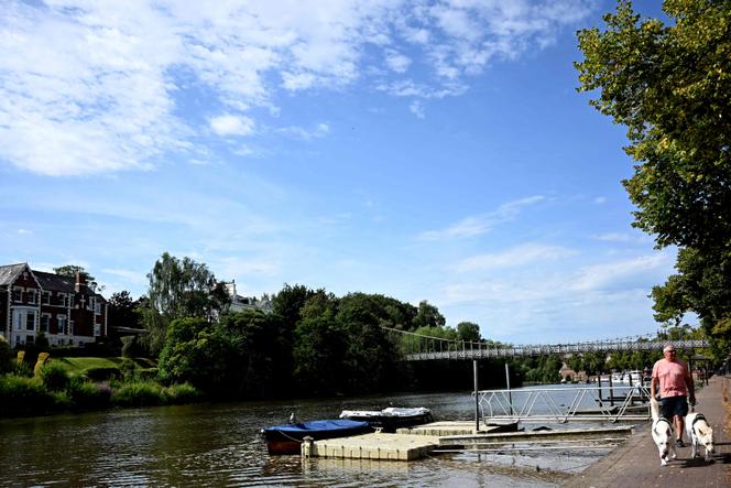 La rivière Dee, à Chester,  dans le nord-ouest de l’Angleterre, lundi 11 août 2025. 