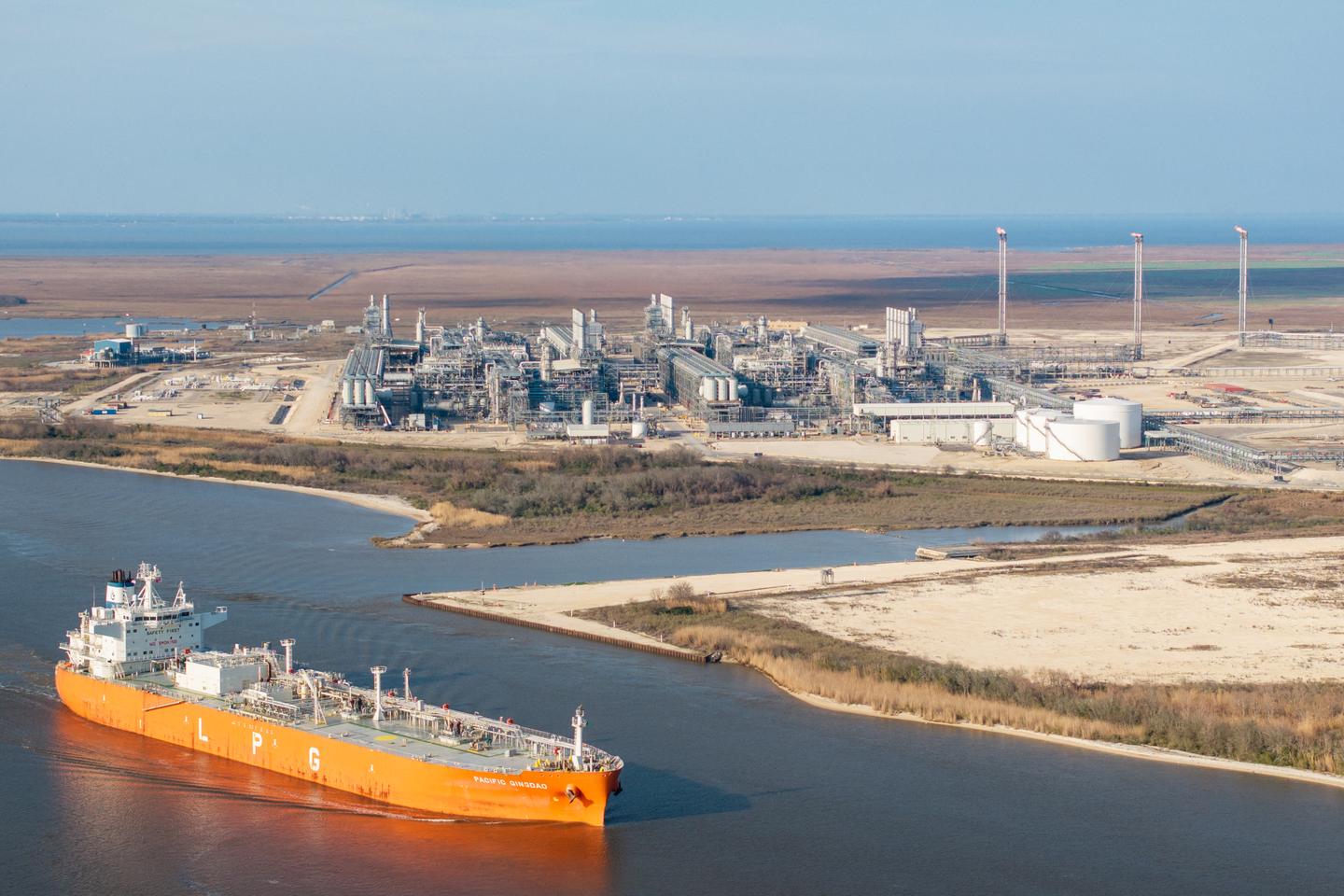 Trump wields Alaska and Texas gas as global power play