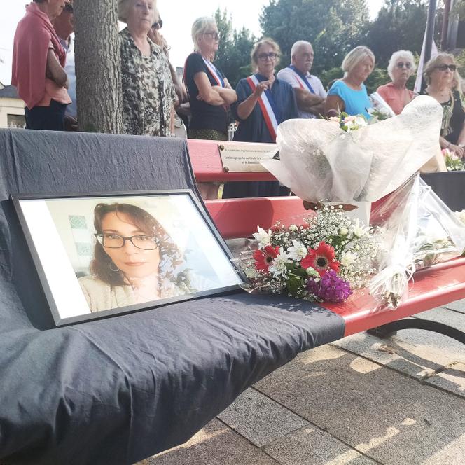 Lors d’un rassemblement pour rendre hommage à Tatiana Mevel, à Saint-Jouan-des-Guérets (Ille-et-Vilaine), le 11 août 2025.