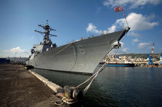 L’USS « Higgins », destroyer lance-missiles américain de classe Aegis, ici dans le port de Haïfa, en Israël, en septembre 2009.