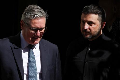Keir Starmer et Volodymyr Zelensky, à Londres, le 14 août 2025.