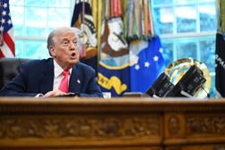 Le président américain, Donald Trump, dans le bureau Ovale de la Maison Blanche, à Washington, le 14 août 2025.