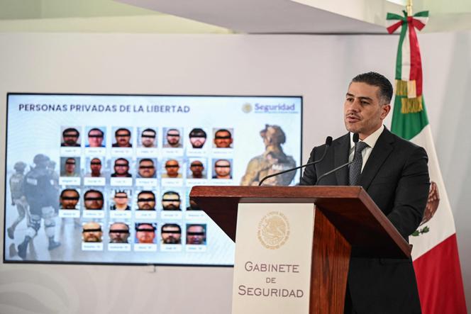 Le ministre de la sécurité publique, Omar Garcia Harfuch, lors d’une conférence de presse, à Mexico, le 13 août 2025.