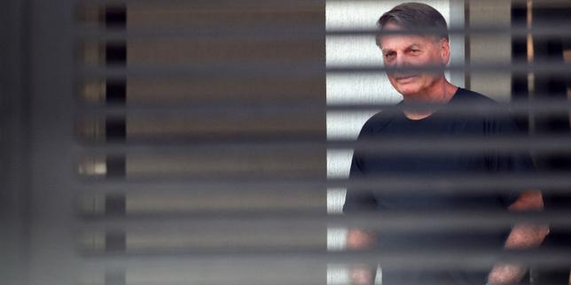 L’ancien président brésilien, Jair Bolsonaro, à son domicile, à Brasilia, le 14 août 2025, alors qu’il est assigné à résidence.