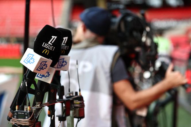 Lancée vendredi 15 août pour la première journée du championnat de France de football, la chaîne Ligue 1+ veut faire pénétrer micros et caméras au cœur des matchs.