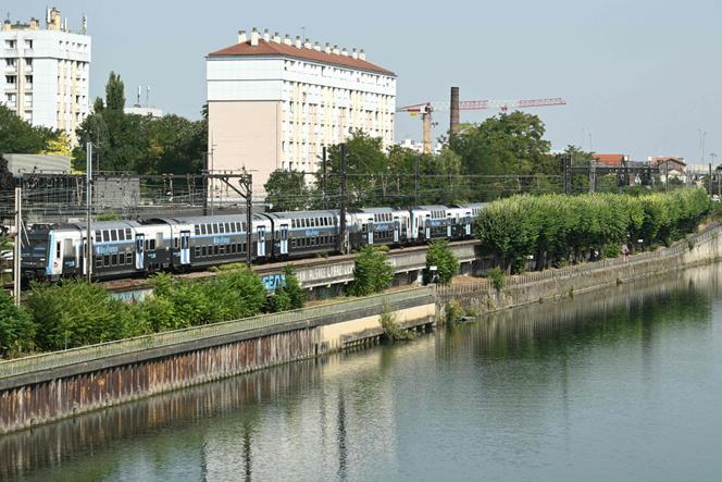 Le lieu où quatre corps ont été retrouvés dans la Seine à Choisy-le-Roi (Val-de-Marne), le 14 août 2025.