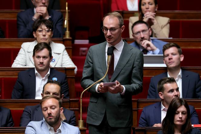 Le député (Rassemblement national) du Bas-Rhin Théo Bernhardt, lors d’une séance de questions au gouvernement, à l’Assemblée nationale, le 7 mai 2025.