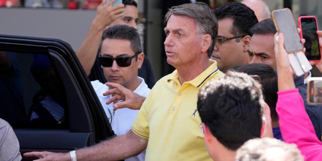 Au Brésil, les dissensions au sein du clan Bolsonaro exposées par la police : « Espèce d’ingrat de merde »