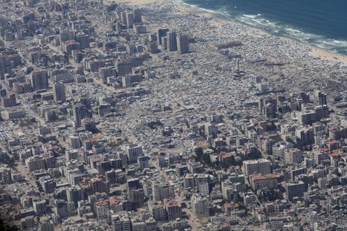 Luchtfoto van de Gazastrook, genomen vanuit een Jordaans militair vliegtuig, 17 augustus 2025.
